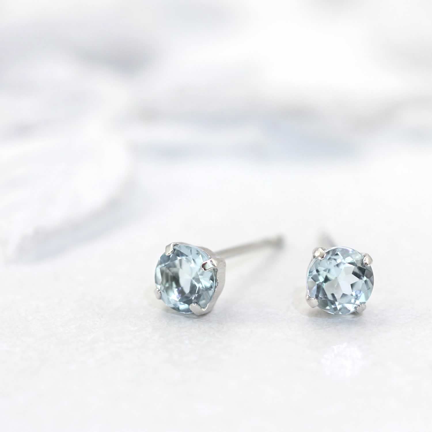 Pt900 アクアマリン 3月の誕生石 ピアス プラチナ900  プレゼントにギフトジュエリー専門通販【JewelryROLA/ジュエリーローラ公式サイト】